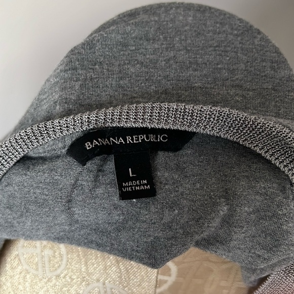 EUC Banana Republic V-Neck Pullover Sweater - Picture 7 of 8